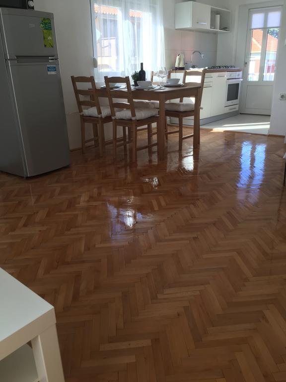 Centre Apartment Božava Екстериор снимка